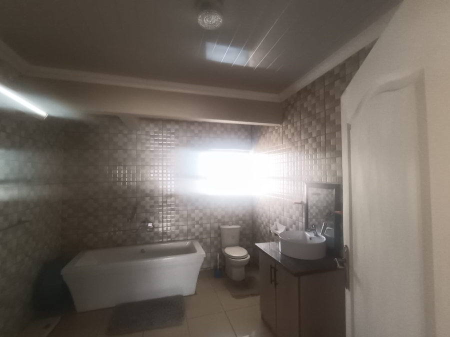 3 Bedroom Property for Sale in Carters Glen Northern Cape